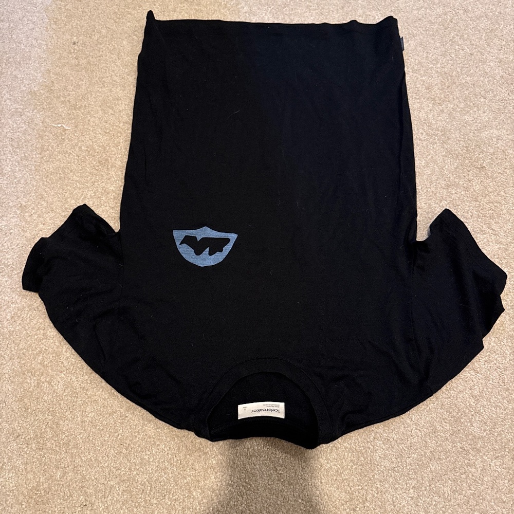 Icebreaker black t shirt with logo mens small